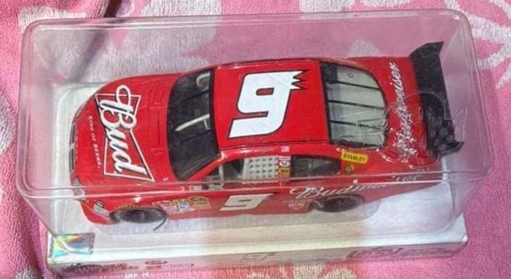 2008 Kasey Kahne #9 Budweiser Dodge Charger 1/24 NASCAR Diecast Car